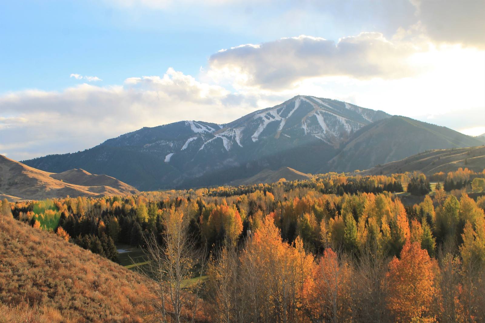 Bald Mountain. The resort's summit at the Roundhouse is listed among its prime stargazing locations above the valley light dome. (File photo.)